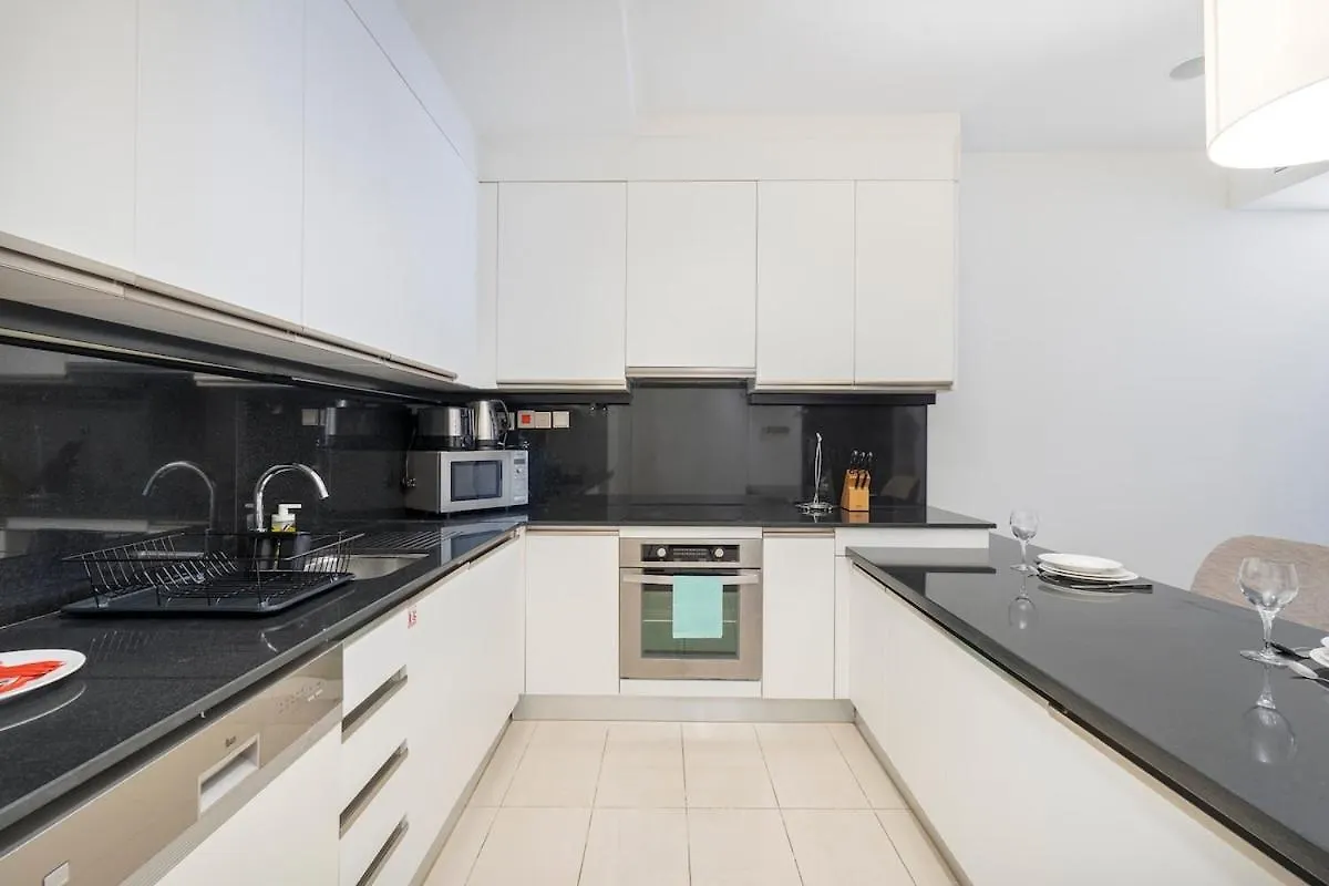 Experience The Amazing 1 Bedroom Apartment In Dubai Marina